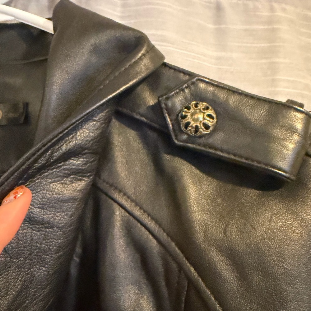 Wilson Black Leather Jacket Size Medium Cool Buttons - Picture 5 of 9